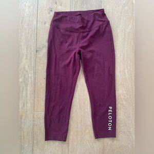 Peloton burgundy workout leggings - size medium